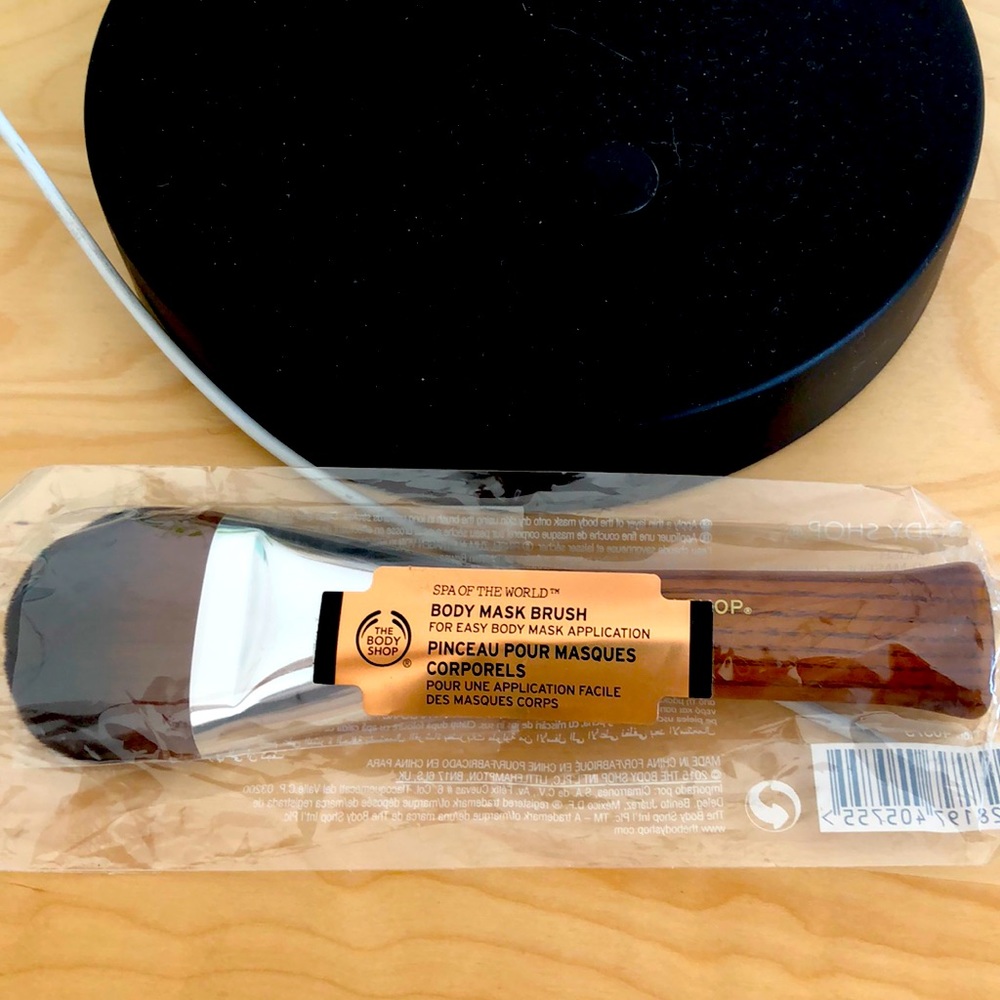 Body mask brush